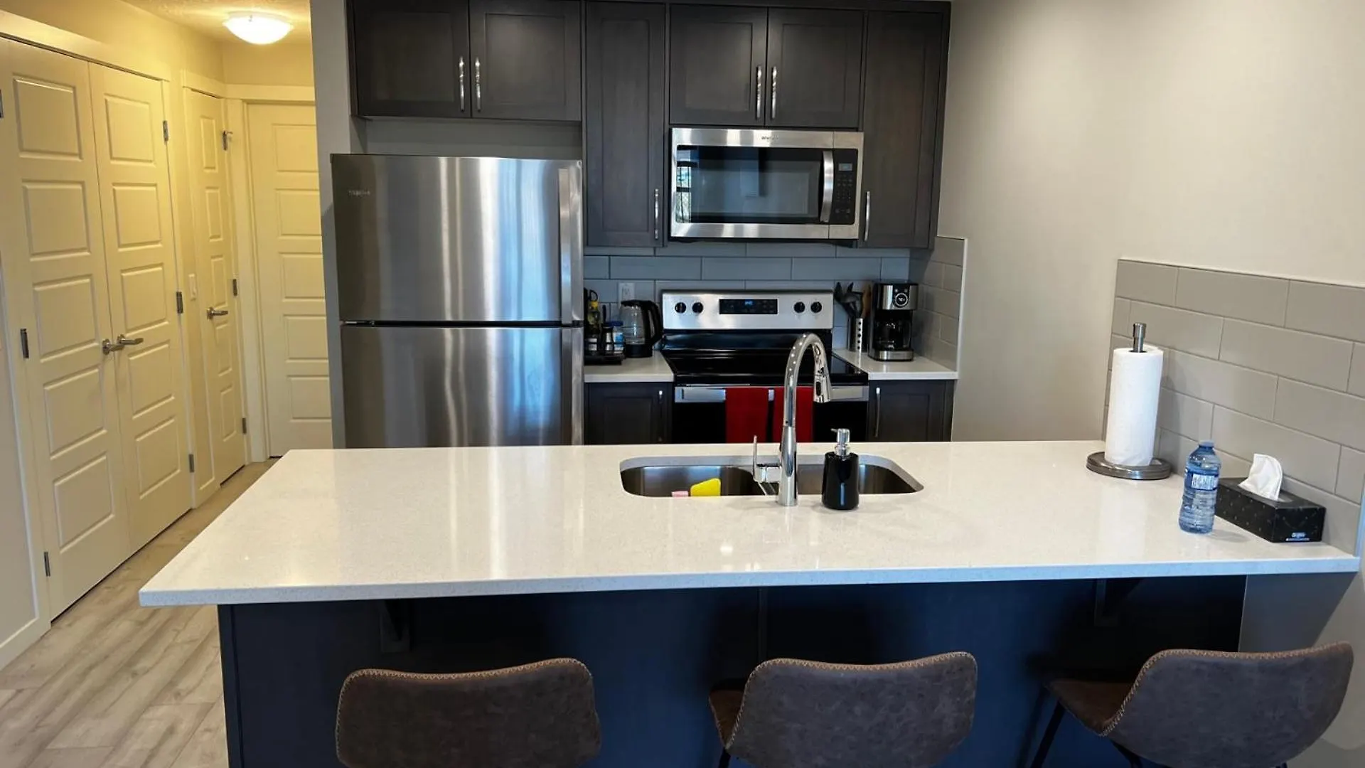 The Waterfront Cozy 1 Bd Suite In Rockland Park, Tuscany Nw 卡加利 公寓